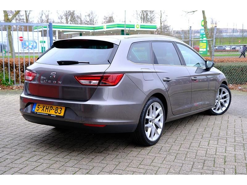 Occasion Seat Leon Business 110 PK (80 kW) 2014 Grijs Stationwagen