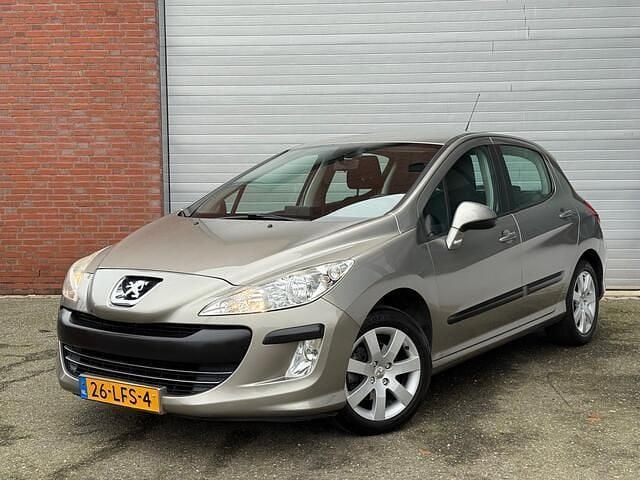 Grijs (metallic) Occasion 2010 Peugeot 308 Hatchback | € 4.199 (Eerlijke prijs) - Afbeelding 1/4
