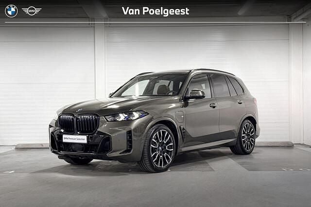 Groen (metallic) Occasion 2024 BMW X5 Comfort Edition SUV | € 87.900 (Super prijs) - Afbeelding 1/4
