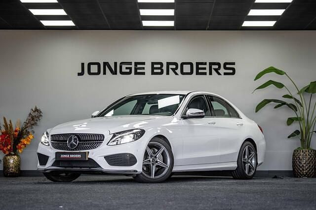 Wit Occasion 2017 Mercedes C180 Business Sedan | € 19.950 (Eerlijke prijs) - Afbeelding 1/4
