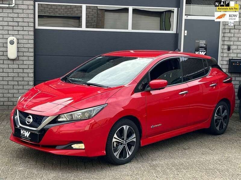 Rood Gebruikt 2018 Nissan Leaf 360º Hatchback | € 16.950 - Afbeelding 1/4