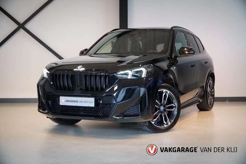 Zwart, metallic lak Gebruikt 2024 BMW X1 M Sport SUV | € 54.950 (Iets duurder) - Afbeelding 1/4