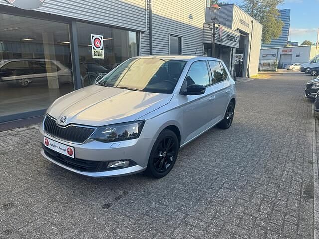 Grijs Gebruikt 2016 Skoda Fabia Business Line Hatchback | € 11.950 - Afbeelding 1/4