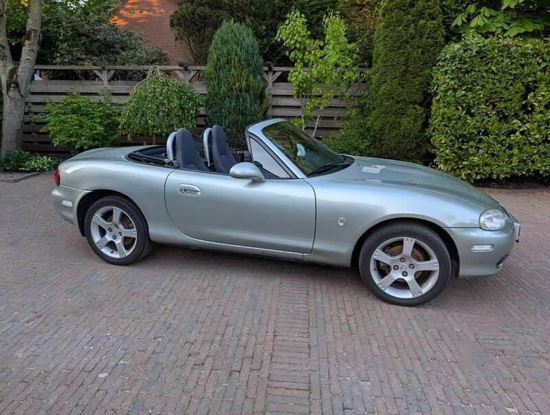 Zilver Gebruikt 2003 Mazda MX5 Exclusive Cabriolet | € 6.250 (Iets duurder) - Afbeelding 1/4