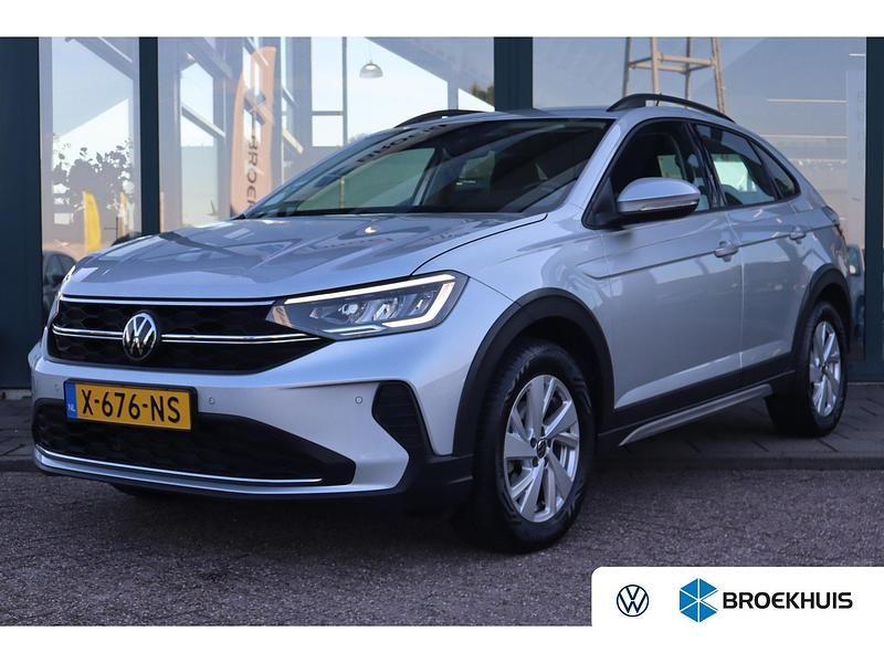 Grijs Gebruikt 2024 VW Taigo Life SUV | € 24.900 (Goede deal) - Afbeelding 1/4