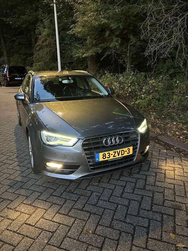 Grijs Gebruikt 2013 Audi A3 Hatchback | € 7.000 (Goede deal) - Afbeelding 1/4