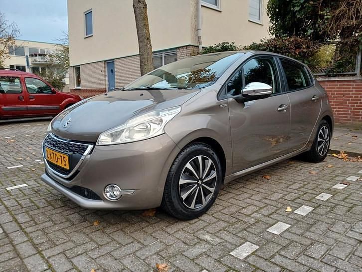 Gebruikt 2013 Peugeot 208 Hatchback | € 7.950 (Duur) - Afbeelding 1/4
