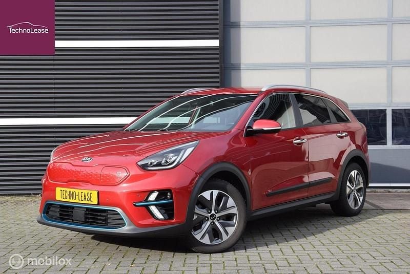 Rood (metallic) Gebruikt 2020 Kia e-Niro SUV | € 17.950 (Super prijs) - Afbeelding 1/4