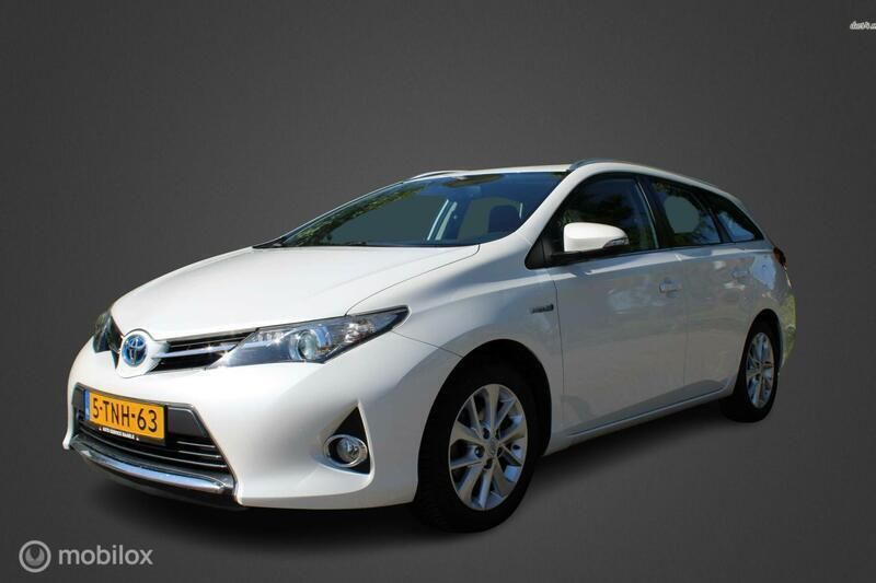 Wit, metallic lak Gebruikt 2014 Toyota Auris Hybrid Executive Hatchback | € 10.350 (Eerlijke prijs) - Afbeelding 1/4