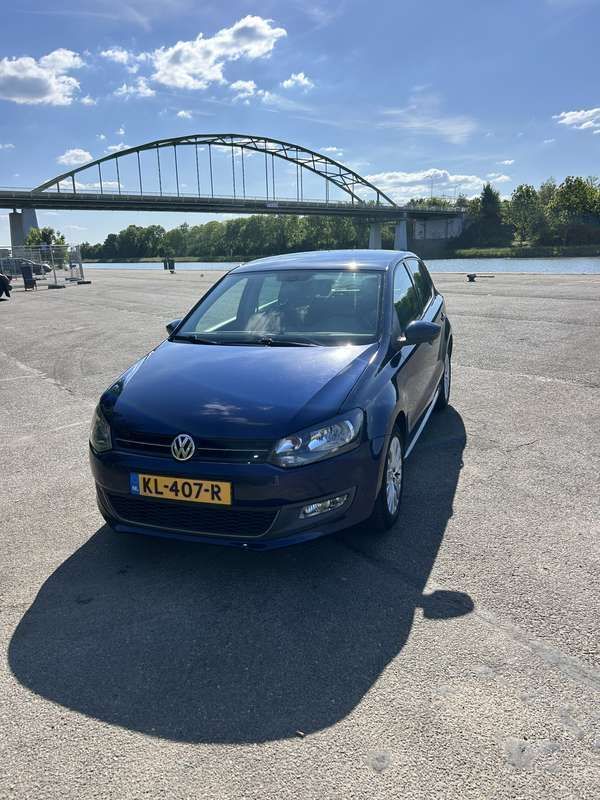 Blauw Gebruikt 2013 VW Polo Comfortline Hatchback | € 4.750 (Goede deal) - Afbeelding 1/4