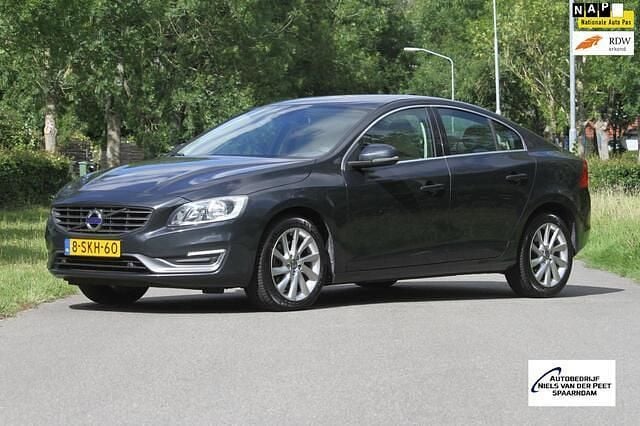 Grijs Gebruikt 2013 Volvo S60 Summum Sedan | € 13.950 (Eerlijke prijs) - Afbeelding 1/4