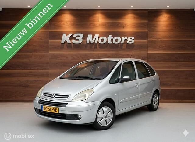 Grijs Occasion 2006 Citroën Xsara Picasso Exclusive MPV | € 1.780 (Eerlijke prijs) - Afbeelding 1/4
