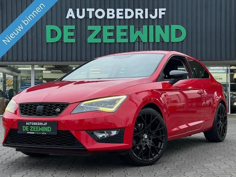 Rood Occasion 2013 Seat Leon Business Hatchback | € 7.299 (Goede deal) - Afbeelding 1/3