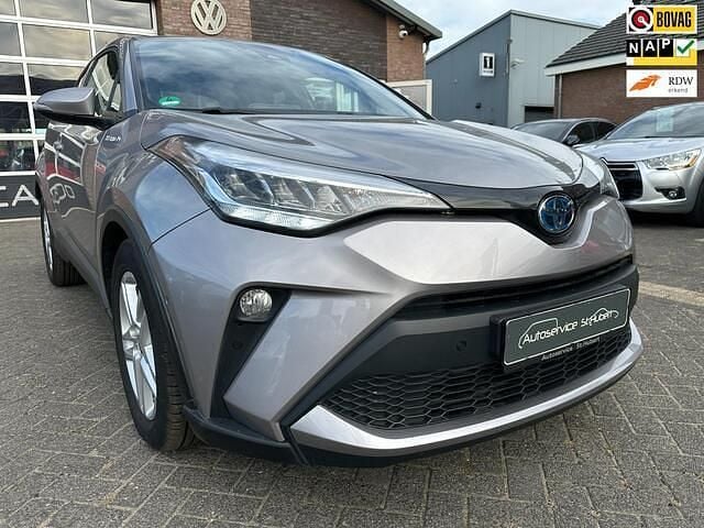 Grijs Gebruikt 2022 Toyota C-HR Executive SUV | € 23.450 (Goede deal) - Afbeelding 1/4
