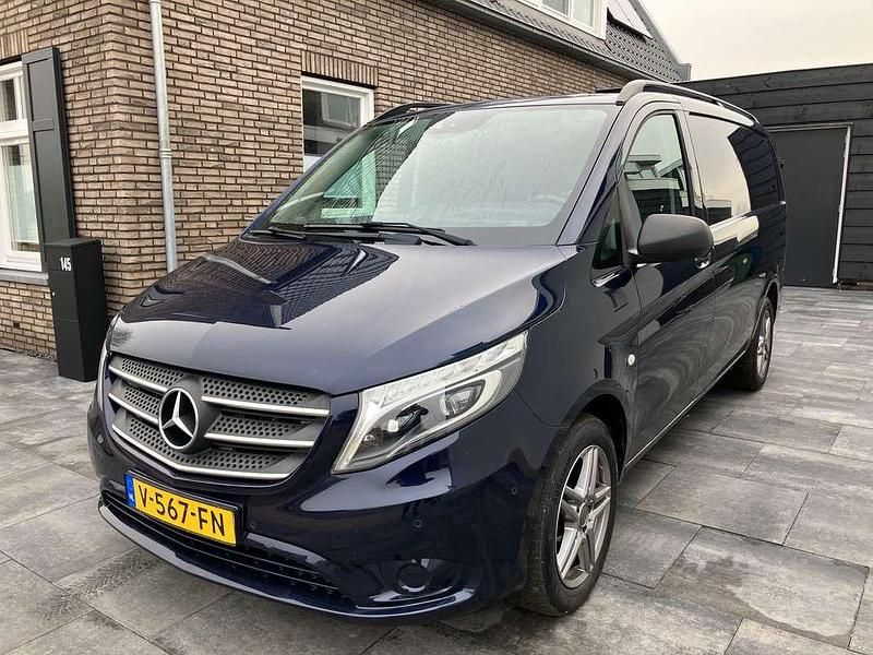 Blauw Gebruikt 2017 Mercedes Vito Business MPV | € 21.500 (Duur) - Afbeelding 1/4