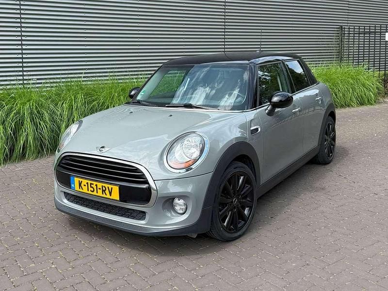 Grijs Gebruikt 2017 Mini ONE Business Hatchback | € 13.950 (Duur) - Afbeelding 1/4
