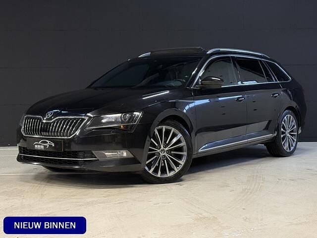 Zwart Occasion 2019 Skoda Superb Business Line Stationwagen | € 19.800 (Eerlijke prijs) - Afbeelding 1/4