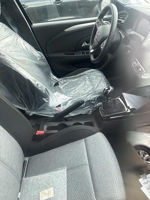 Nieuw Opel Corsa Edition 102 PK (75 kW) 2025 Zwart Hatchback