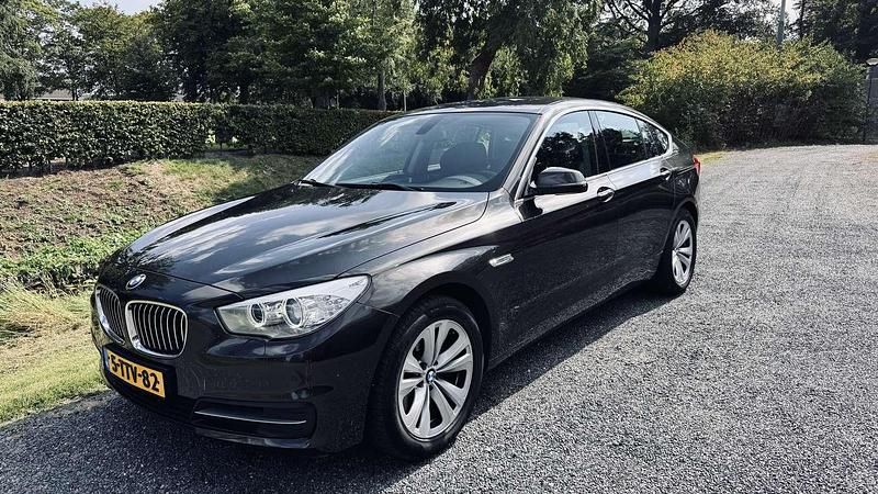 Bruin Gebruikt 2014 BMW 535 Executive Sedan | € 13.900 (Goede deal) - Afbeelding 1/4