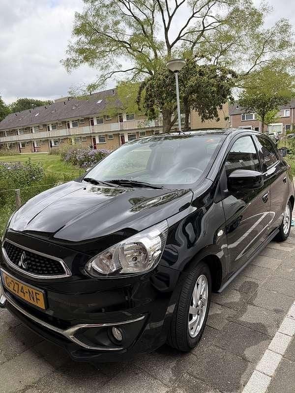 Zwart Gebruikt 2019 Mitsubishi Space Star Active Hatchback | € 6.950 (Goede deal) - Afbeelding 1/4