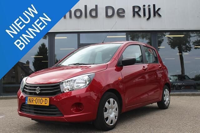 Rood, metallic lak Gebruikt 2017 Suzuki Celerio Comfort Hatchback | € 6.950 (Eerlijke prijs) - Afbeelding 1/4