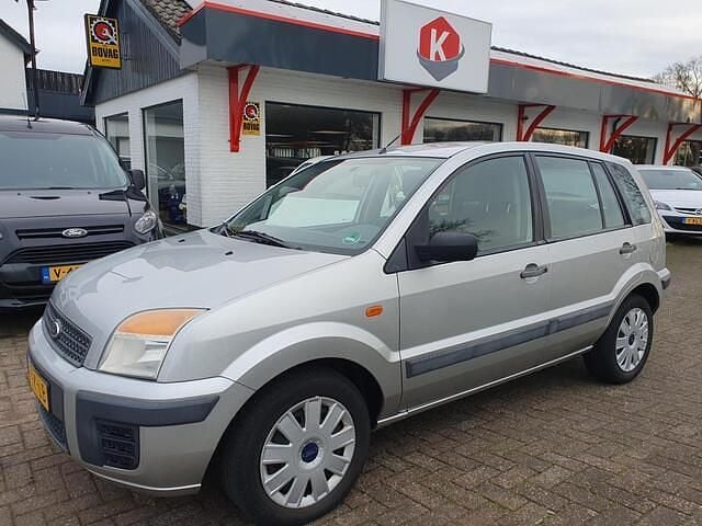 Grijs (metallic) Gebruikt 2006 Ford Fusion MPV | € 2.950 (Eerlijke prijs) - Afbeelding 1/4