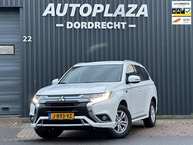 Occasion Mitsubishi Outlander P-HEV 135 PK (99 kW) 2020 Wit SUV