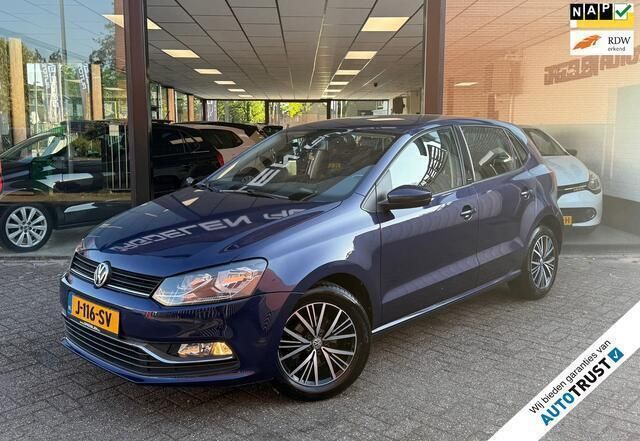 Blauw Gebruikt 2016 VW Polo Highline Hatchback | € 8.440 (Eerlijke prijs) - Afbeelding 1/4