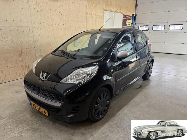 Zwart Gebruikt 2009 Peugeot 107 Hatchback | € 1.899 (Eerlijke prijs) - Afbeelding 1/4