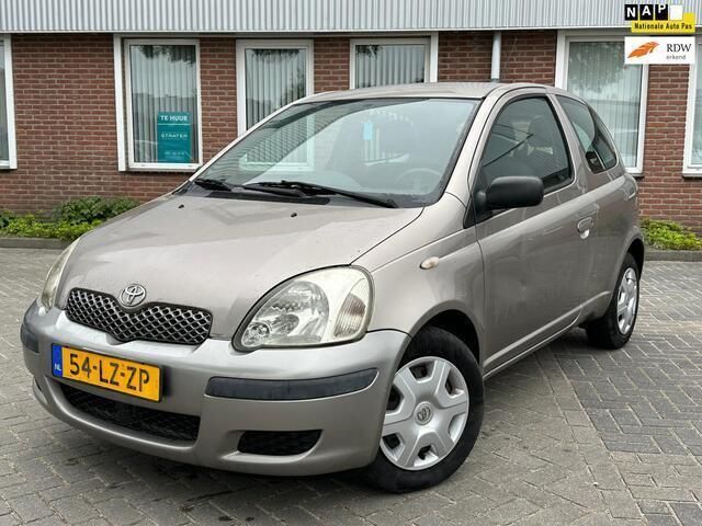 Occasion Toyota Yaris Terra 65 PK (47 kW) 2003 Grijs Hatchback