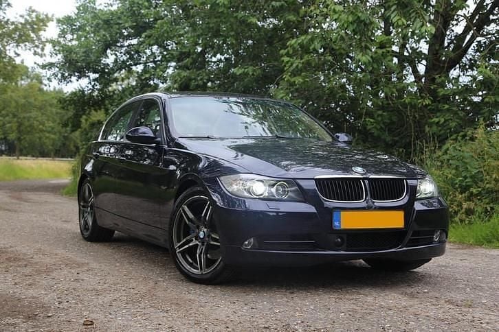 Occasion 2005 BMW 330 | € 7.495 (Iets duurder) - Afbeelding 1/4