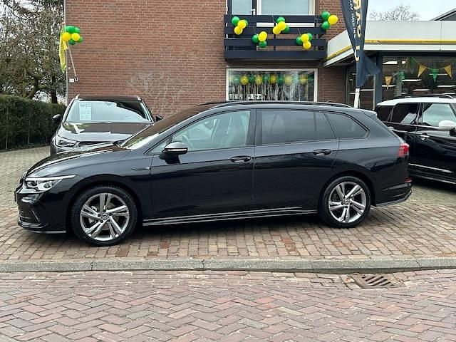 Occasion VW Golf VIII Business+ 2023 Zwart (metallic) Stationwagen