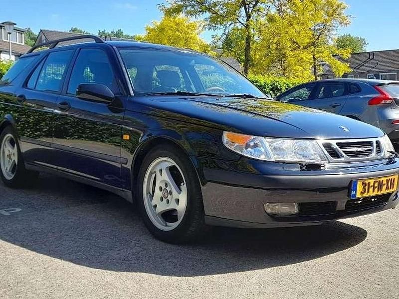 Zwart Gebruikt 2000 Saab 9-5 Stationwagen | € 2.500 (Goede deal) - Afbeelding 1/4
