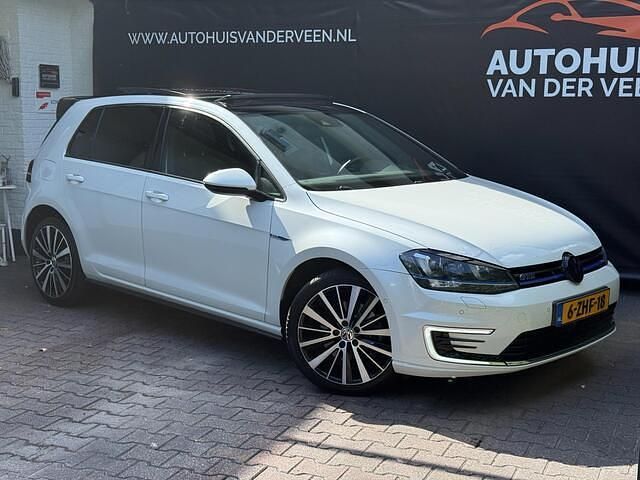 Wit Gebruikt 2015 VW Golf VII GTE Hatchback | € 16.995 (Eerlijke prijs) - Afbeelding 1/4