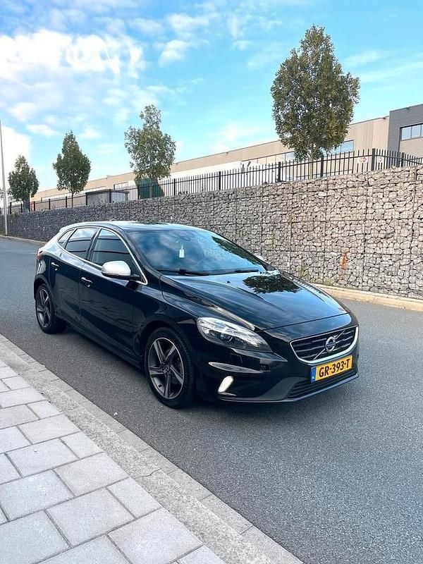 Gebruikt 2015 Volvo V40 Business Edition | € 8.595 (Eerlijke prijs) - Afbeelding 1/4