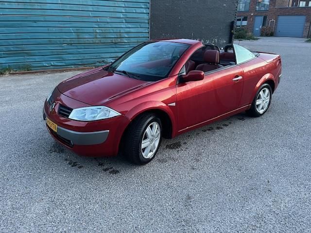 Occasion Renault Mégane Cabriolet 135 PK (99 kW) 2004 Rood Cabriolet