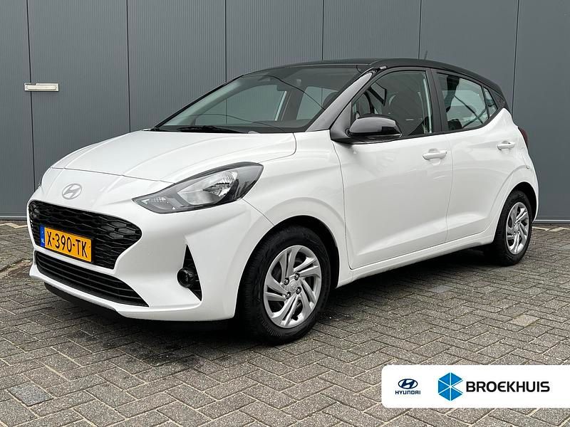 Wit Gebruikt 2024 Hyundai i10 Comfort Hatchback | € 16.895 (Eerlijke prijs) - Afbeelding 1/1