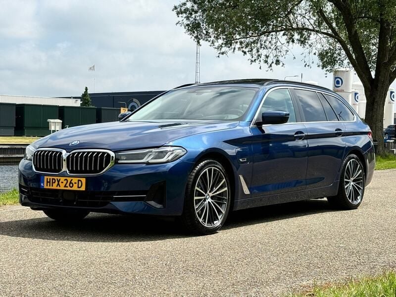 Blauw Gebruikt 2022 BMW 530 Stationwagen | € 40.450 (Eerlijke prijs) - Afbeelding 1/4