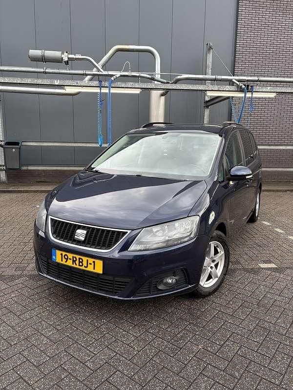 Blauw Gebruikt 2011 Seat Alhambra Style MPV | € 6.000 (Iets duurder) - Afbeelding 1/4