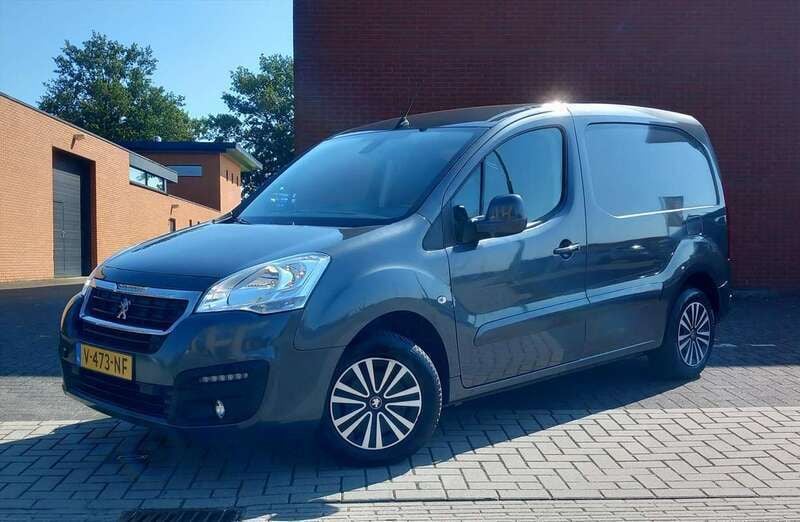Grijs Gebruikt 2018 Peugeot Partner Premium MPV | € 7.950 (Iets duurder) - Afbeelding 1/4