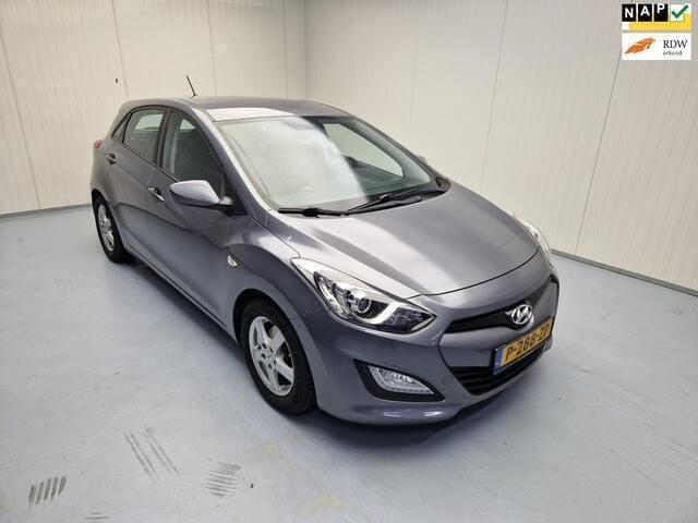 Grijs Gebruikt 2014 Hyundai i30 Hatchback | € 7.940 (Eerlijke prijs) - Afbeelding 1/4