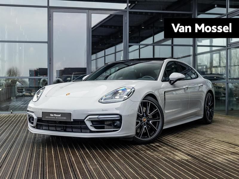 Grijs Occasion 2023 Porsche Panamera Sport Hatchback | € 89.900 (Eerlijke prijs) - Afbeelding 1/4