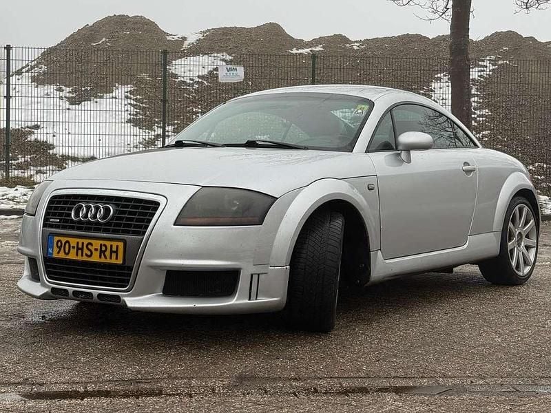 Zilver Occasion 2001 Audi TT Coupé | € 2.500 - Afbeelding 1/4