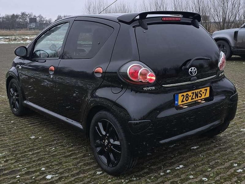 Occasion Toyota Aygo 68 PK (50 kW) 2013 Zwart Hatchback