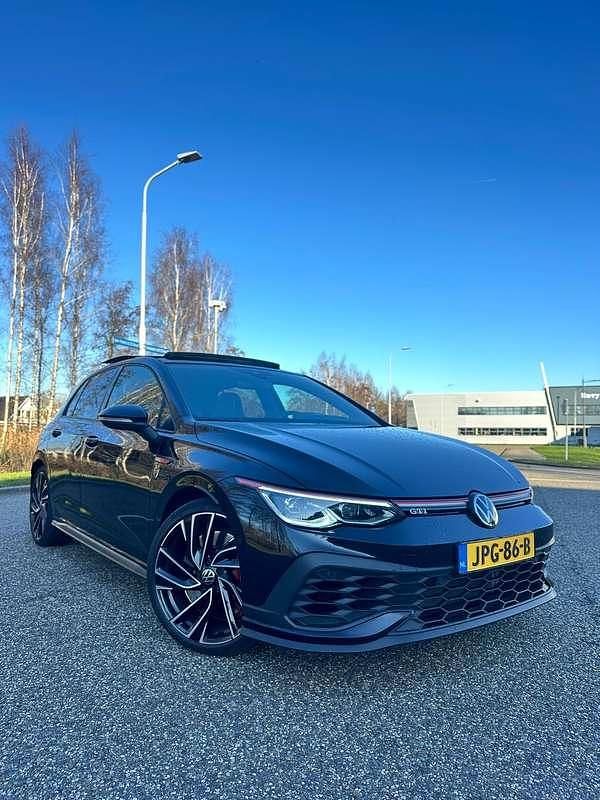Gebruikt 2022 VW Golf GTI Sedan | € 29.995 (Goede deal) - Afbeelding 1/4