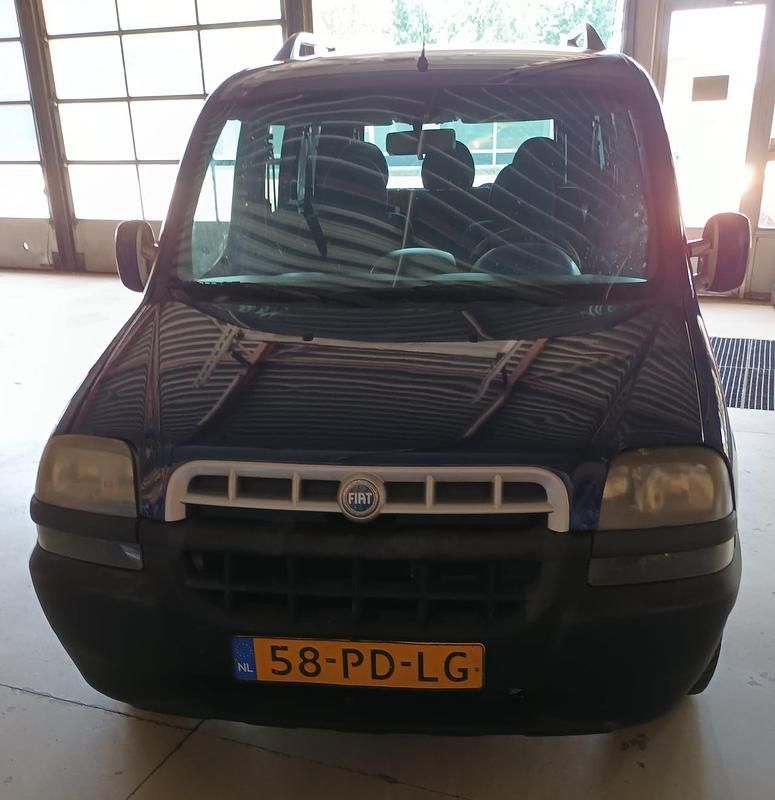 Blauw (metallic) Gebruikt 2004 Fiat Doblò MPV | € 750 - Afbeelding 1/4