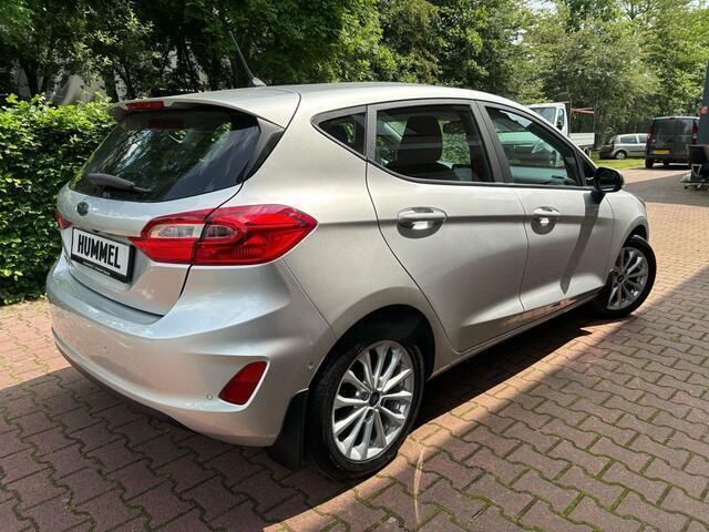 Occasion Ford Fiesta Titanium 101 PK (74 kW) 2018 Grijs Hatchback