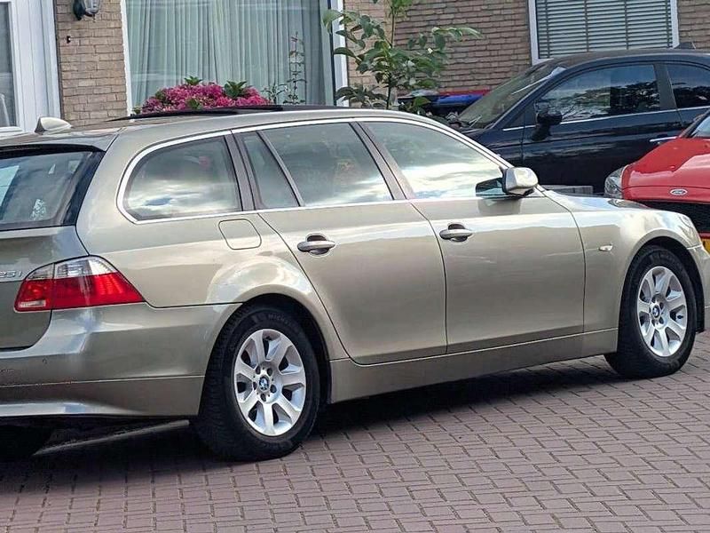 Beige Gebruikt 2005 BMW 525 Executive Stationwagen | € 7.000 (Eerlijke prijs) - Afbeelding 1/4