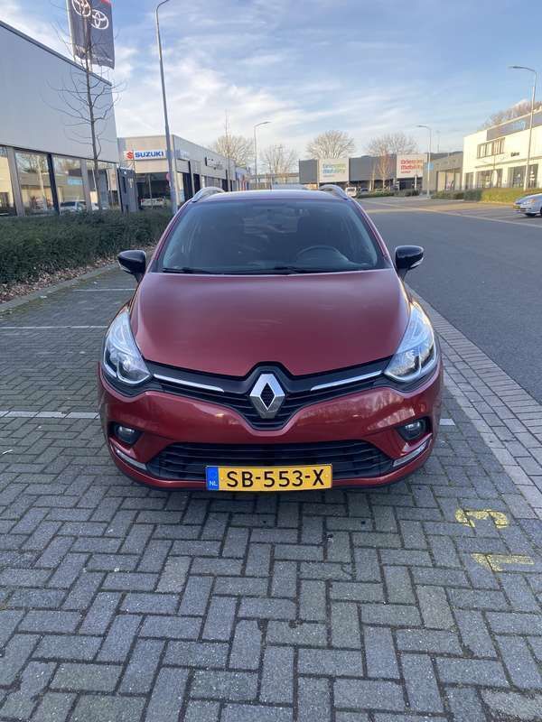 Rood Gebruikt 2018 Renault Clio GrandTour LIMITED Stationwagen | € 7.995 (Eerlijke prijs) - Afbeelding 1/4