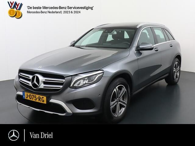 Grijs Gebruikt 2017 Mercedes GLC250 SUV | € 26.500 (Duur) - Afbeelding 1/4
